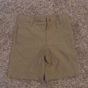 Boys Under Armour 5 tan shorts